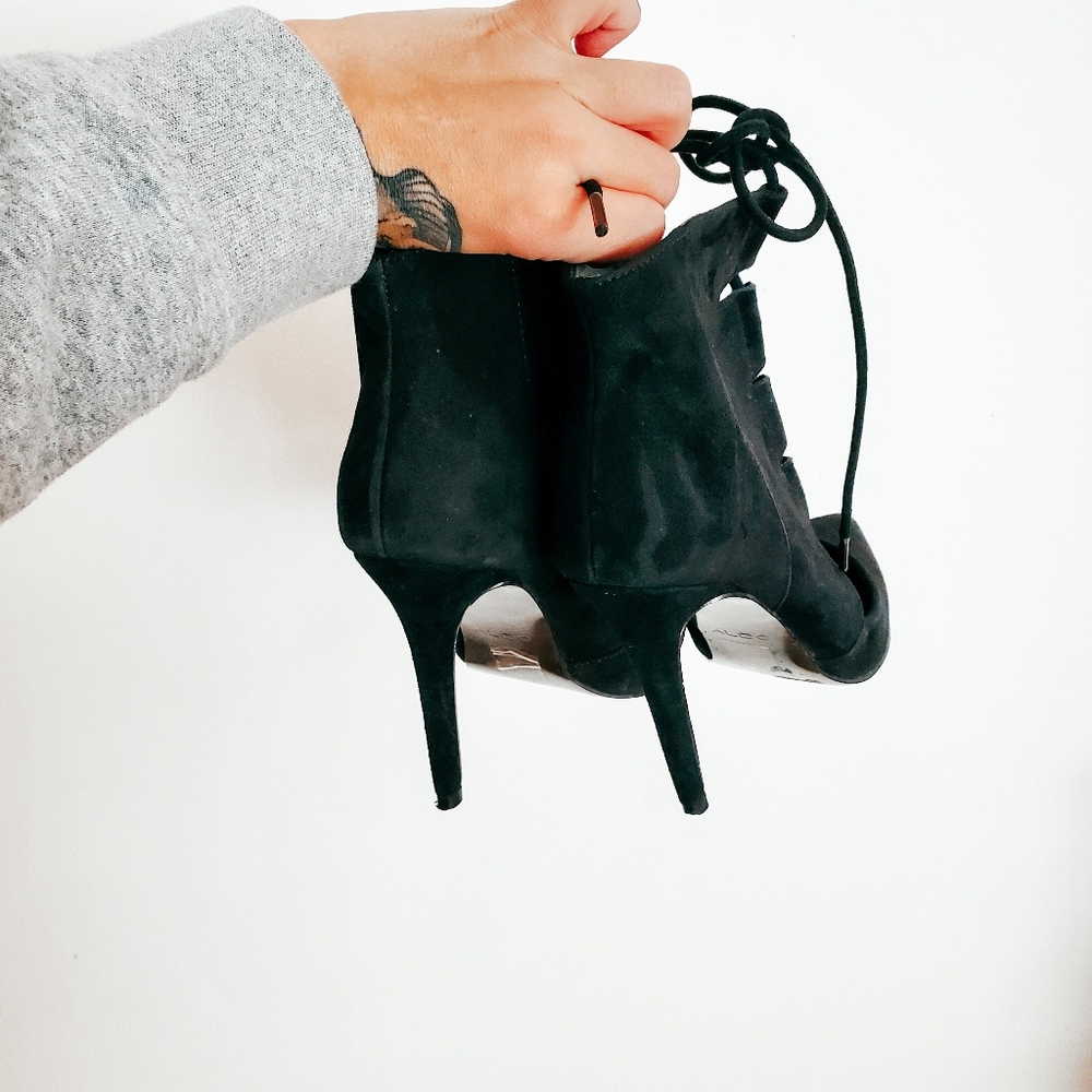 Aldo suede lace up pump heels - Picture 2 of 7